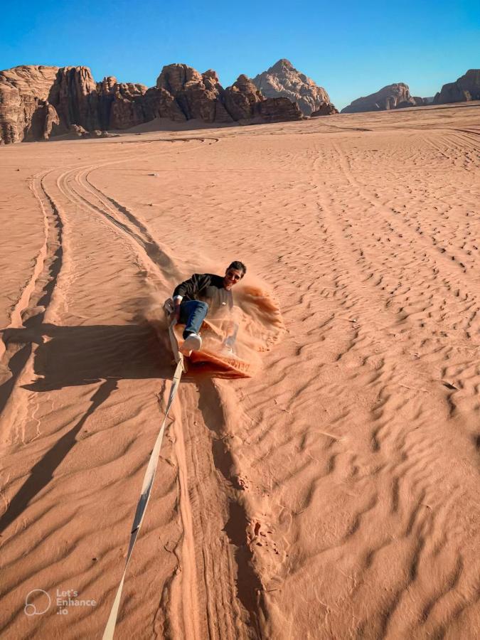 ホテル Wadi Rum Al-Omar エクステリア 写真