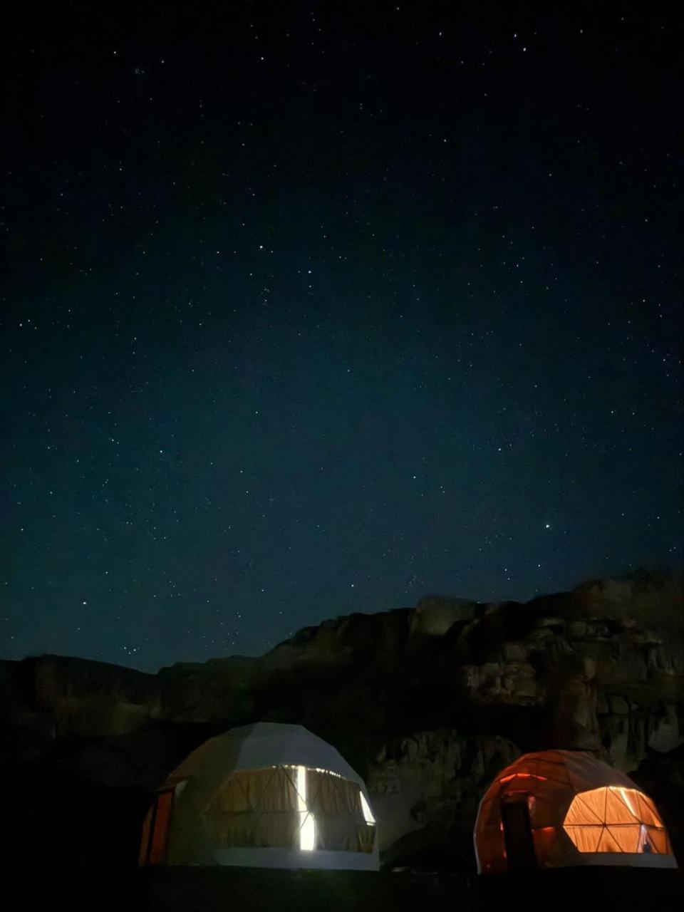 ホテル Wadi Rum Al-Omar エクステリア 写真