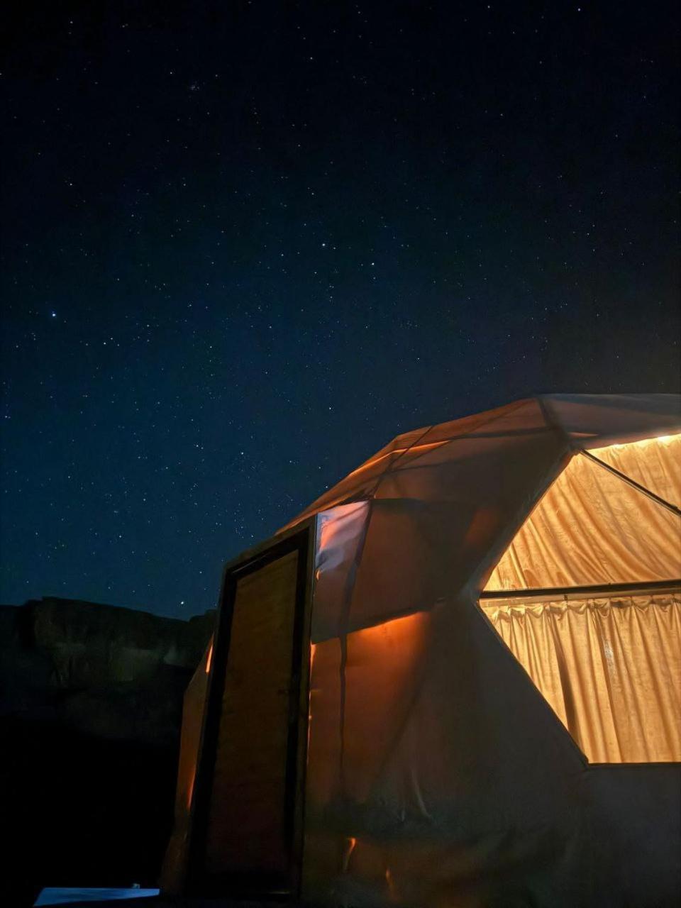 ホテル Wadi Rum Al-Omar エクステリア 写真