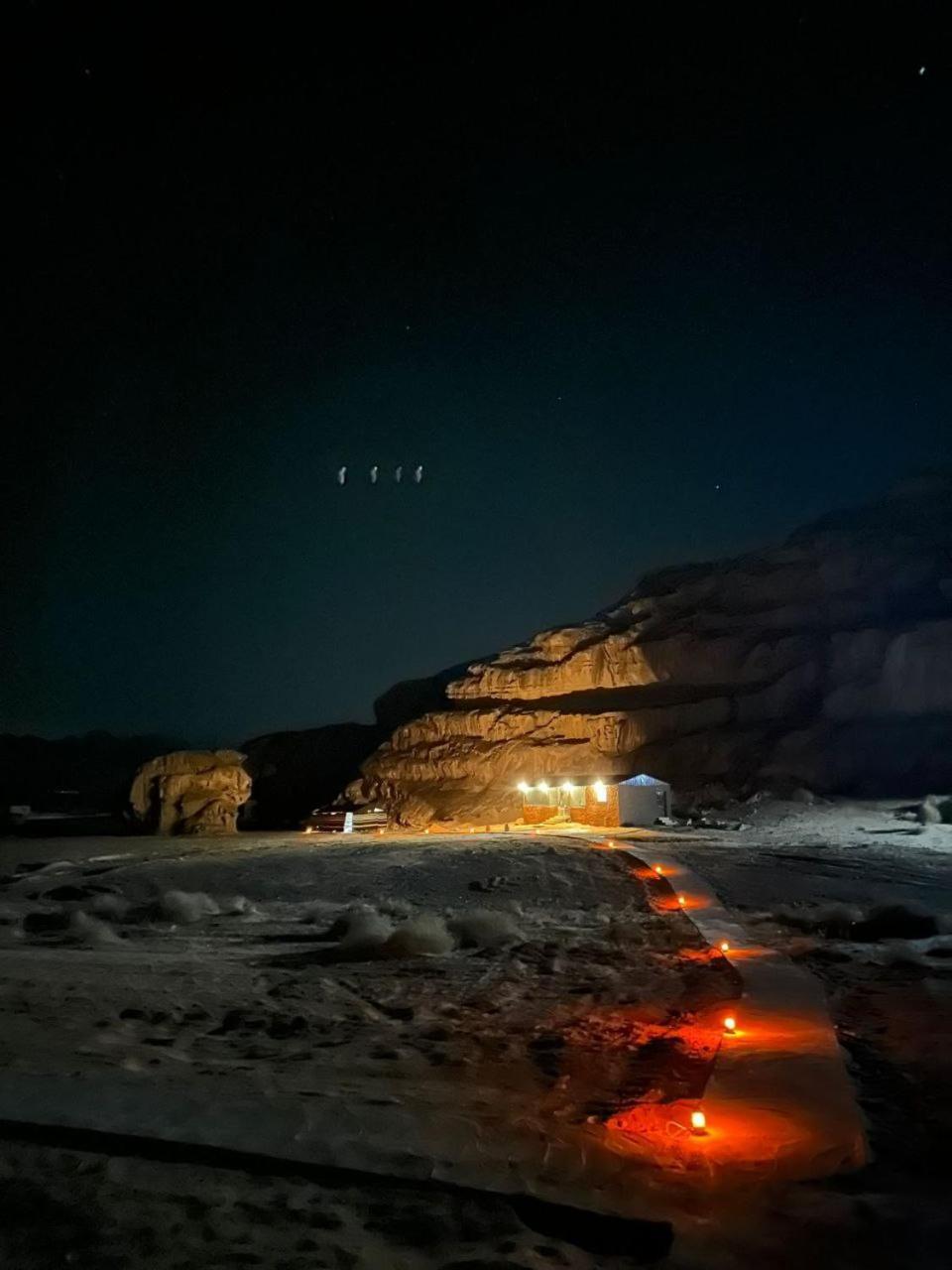 ホテル Wadi Rum Al-Omar エクステリア 写真