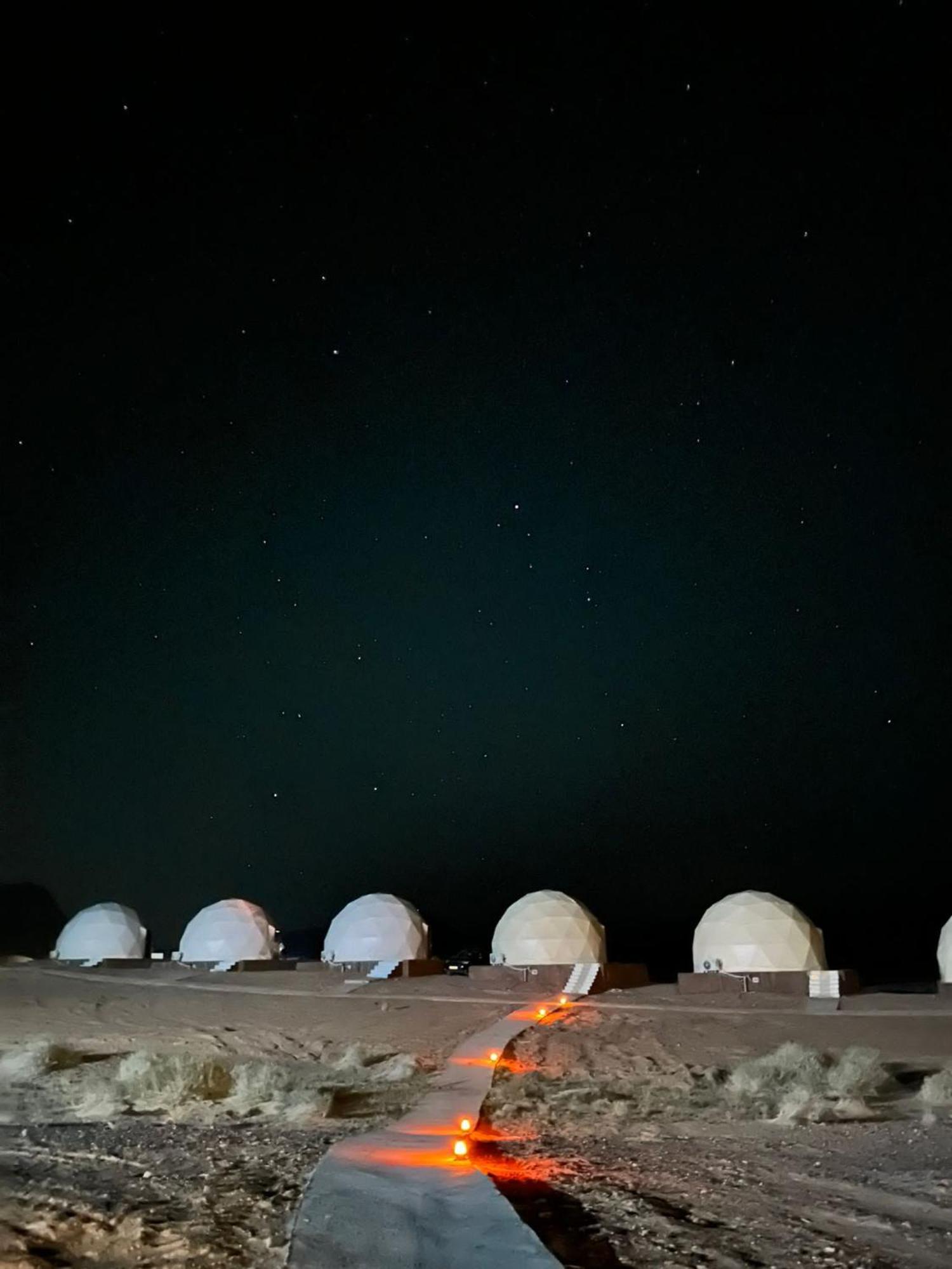 ホテル Wadi Rum Al-Omar エクステリア 写真