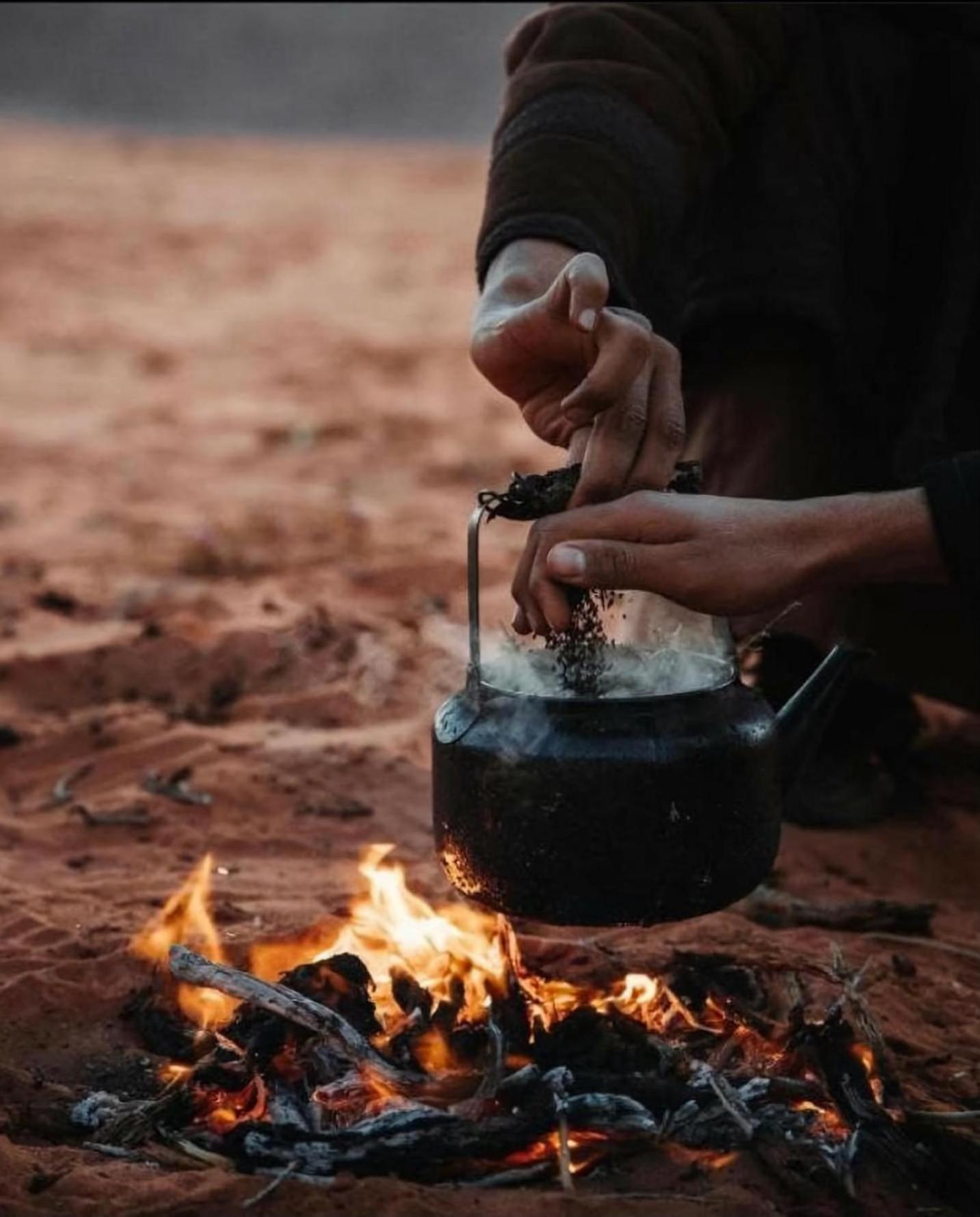 ホテル Wadi Rum Al-Omar エクステリア 写真