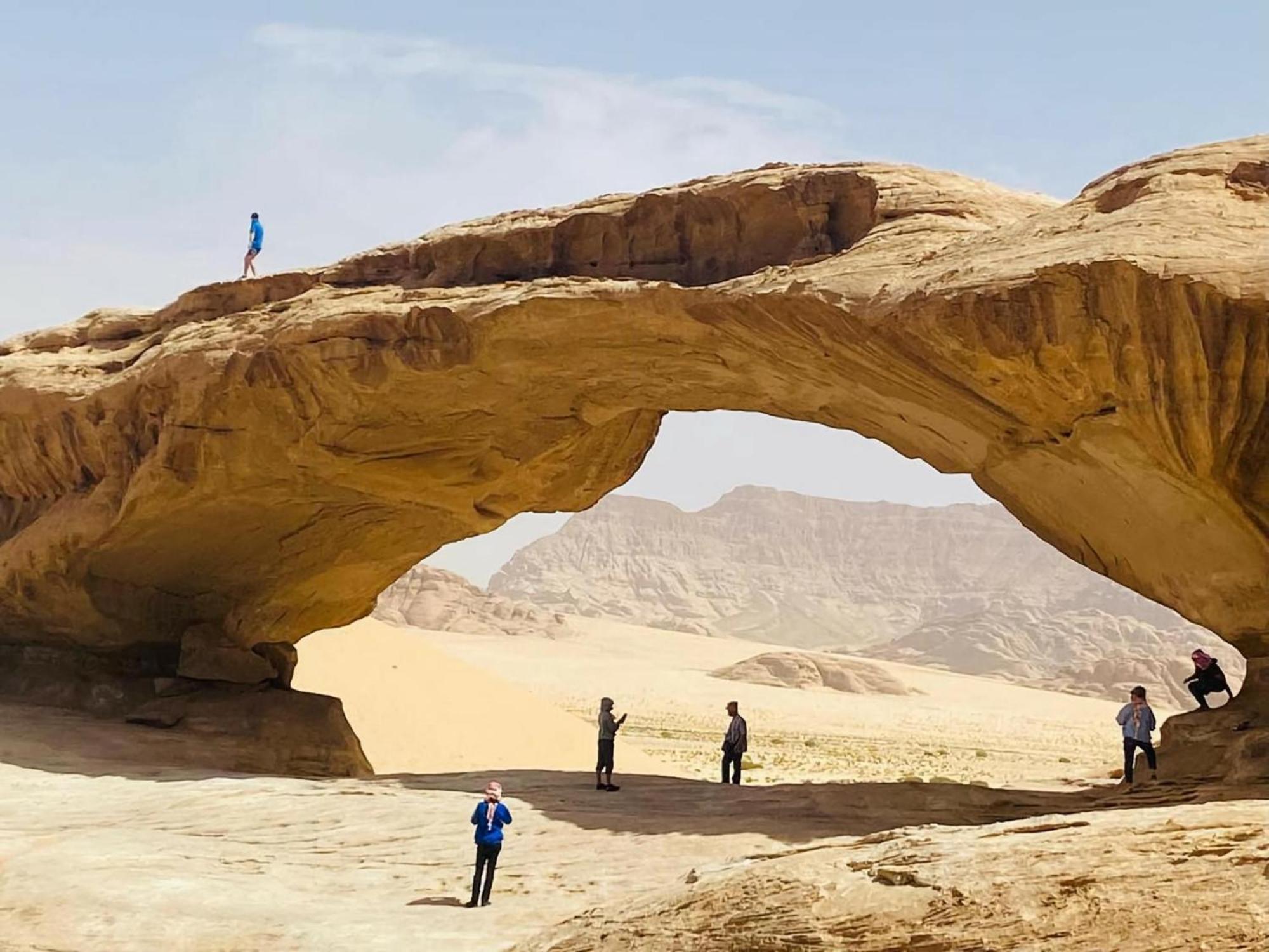 ホテル Wadi Rum Al-Omar エクステリア 写真