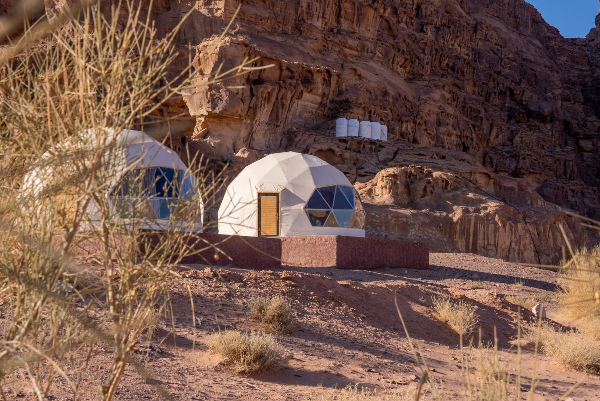 ホテル Wadi Rum Al-Omar エクステリア 写真