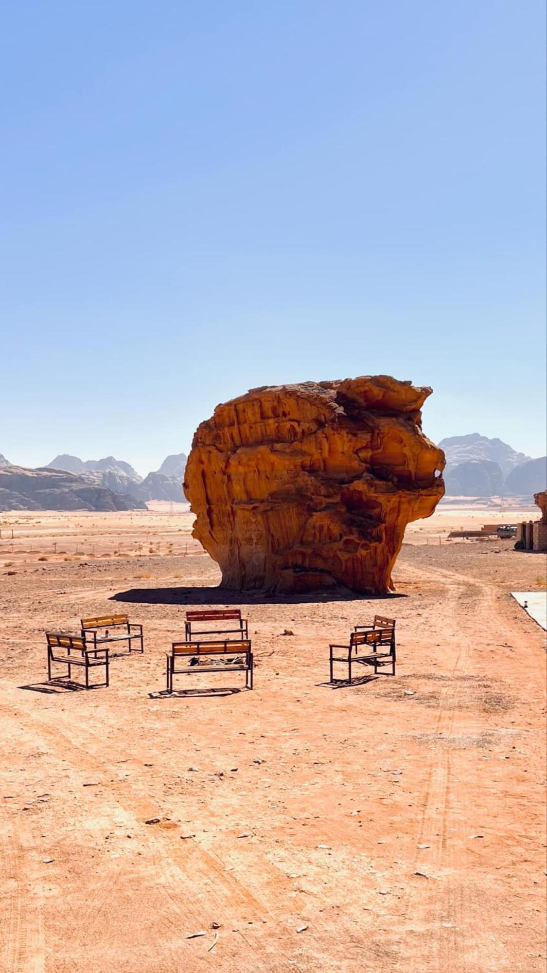 ホテル Wadi Rum Al-Omar エクステリア 写真